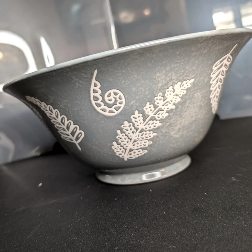 Corelle stoneware Alpine Glade‎ large smoke blue/ cream serving bowl